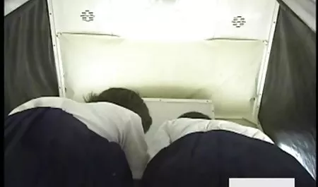 ذهب رجل إلى المرحاض يلقي وجدت له زوجة مفلس استمناء على مرحاض, أخرج له سميكة بولت ومعاقبتهم لها مع من الصعب اللعنة سكس مترجم محارم في فمها