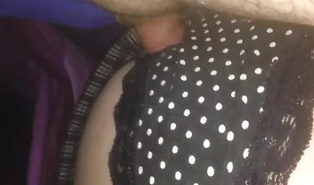 شقراء ساخنة يدفع سوداء الديك سكس محارم نار في فمها