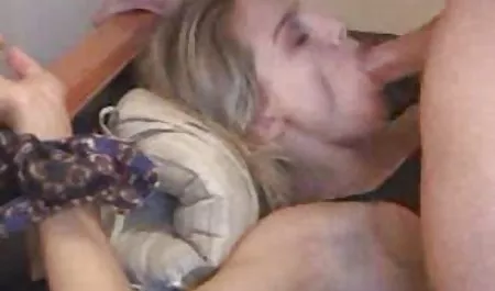 كبير الثدي محارم منزلي الكسيس تمتص الكرات ويحصل على الملل