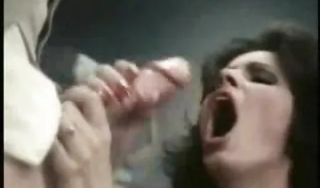 جميلة سكس مترجم في الحمام فتاة يحصل مارس الجنس في ضيق قليلا الشرج