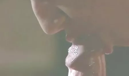 شابة فاتنة جلبت لها صديق مشترك مع عضو من صديقها سكس محارم يوتيوب