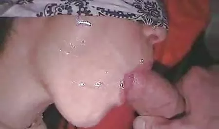 شابة سكس مترجم عربي الام سمراء مع أسلاك التوصيل المصنوعة يلعب مع دسار الجنس مع بوسها