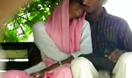 أحمر مثير عاهرة في جوارب يحب سكس محارم مساج الشرج الثلاثي الساخنة مع الرجال