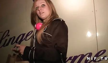 رجل مع قصص نييك ديك الملاعين عاهرة في المطبخ