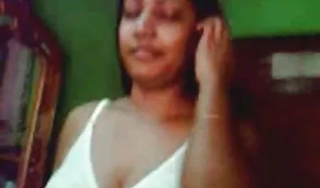 امرأة سمراء جميلة يحب الاستسلام المشاعر مع كل العاطفة هي قادرة على سكس محارم زنوج