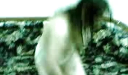 على مفلس شقراء وقد مزق من سكس محارم شرجي قبل اثنين من الرجال ، مما اضطره أن تمتص لهم أولا ثم تقريبا تبا لها في كل من الثقوب. ولكن الفتاة كان من دواعي سرور مع الحادث.