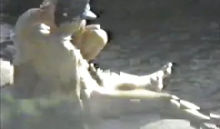 الرجل مقاطع سكس امهات الملاعين اثنين الكلبات في جوارب