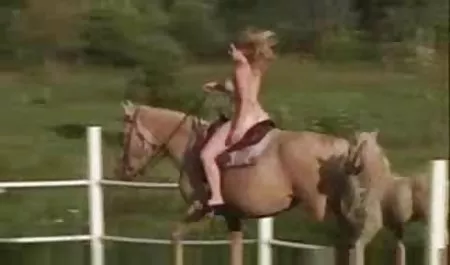 في سكس محارم حقيقي سن المراهقة وشم ناضجة ولعق بعضها البعض