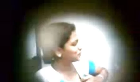 الأسماك الصغيرة عاشق سكس اخ واخته روسي يحصل مارس الجنس من قبل جده القديم
