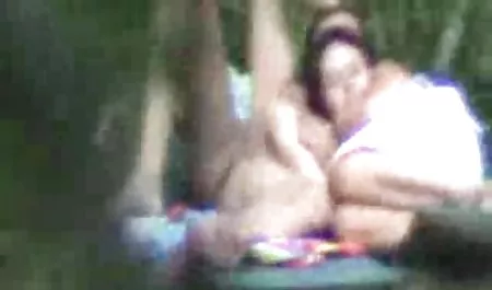 الشباب نظموا مجموعة الجنس سكس اب وبنته في المطبخ