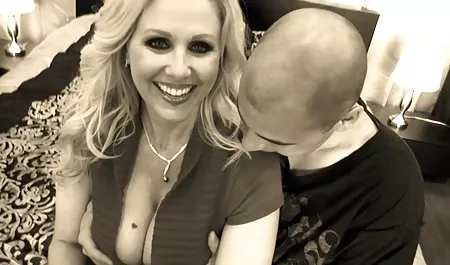 - الحلمه كبيرة جبهة مورو سكس محارم عربى مارس الجنس في ملابس داخلية جديدة