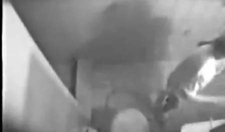 امتدت طالبات المدارس ديك ضخمة في سكس محارم وهي نايمه