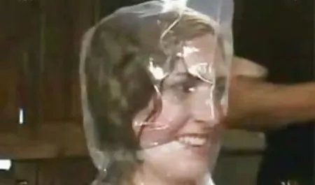 ناضجة الطبيب بعناية فحص كس الشاب المريض قصص سكس محارم افلام