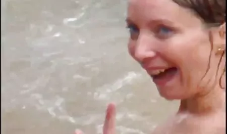 جمال مثير مع سكس جماعي عائلي مترجم النظارات يثير بوسها