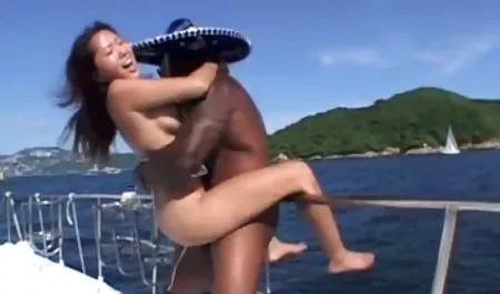امرأة سمراء في سن سكس امهات روعه المراهقة يحصل الشرج
