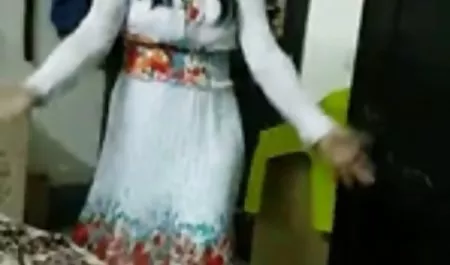 مفلس الجمال فالنتينا يحصل الرطب سكس اخوات hd من ديك أسود